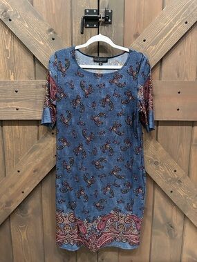 Karen Kane Blue Paisley Shift Dress with Pink Accents
